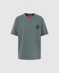 T-Shirt verde salvia con cuore fiammeggiante ricamato